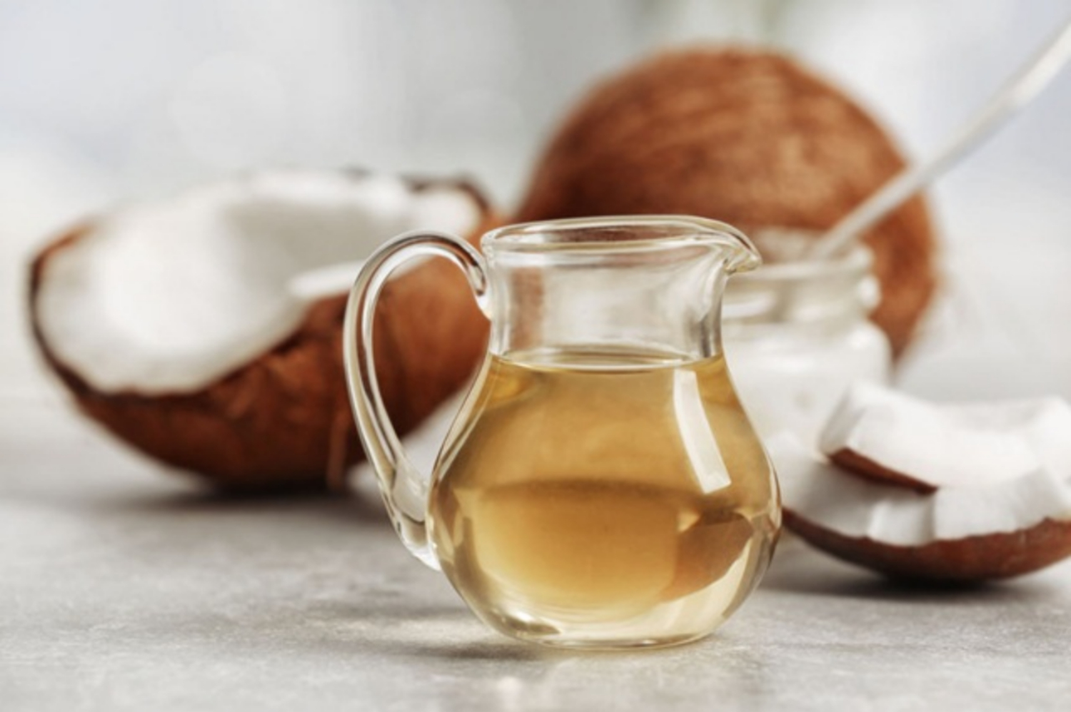 5 công dụng của dầu dừa và những lưu ý khi sử dụng